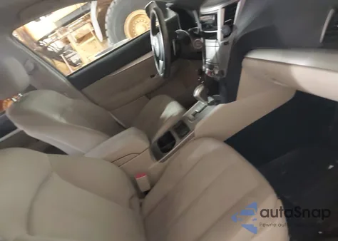 2011 Subaru Legacy 2.5I Premium из США, поврежденный, VIN 4S3BMBC69B3221901